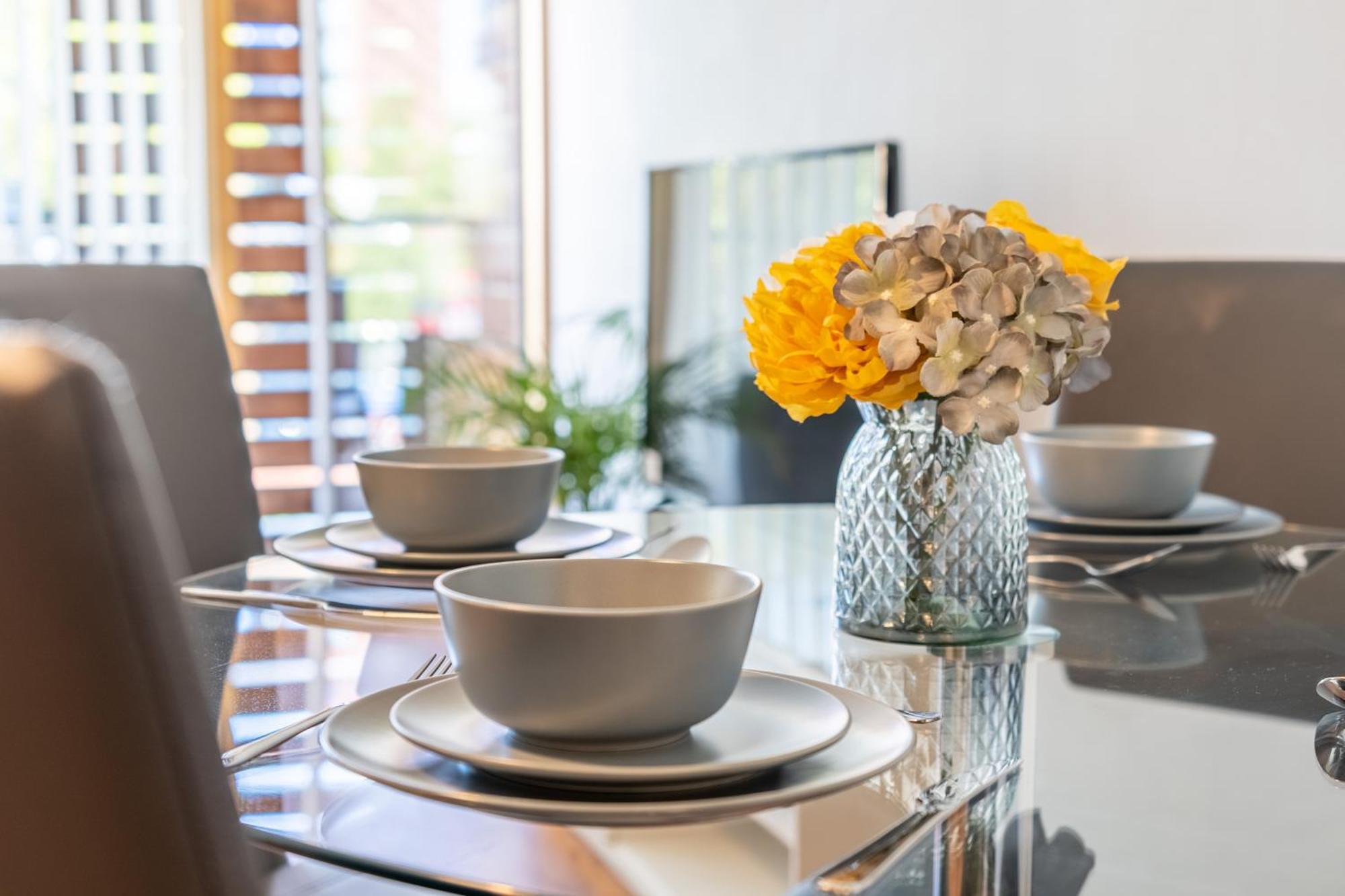 Cotels At Vizion Serviced Apartments, Superfast Broadband, Central Location, Free Parking, Fully Equipped Kitchen Milton Keynes Exteriör bild
