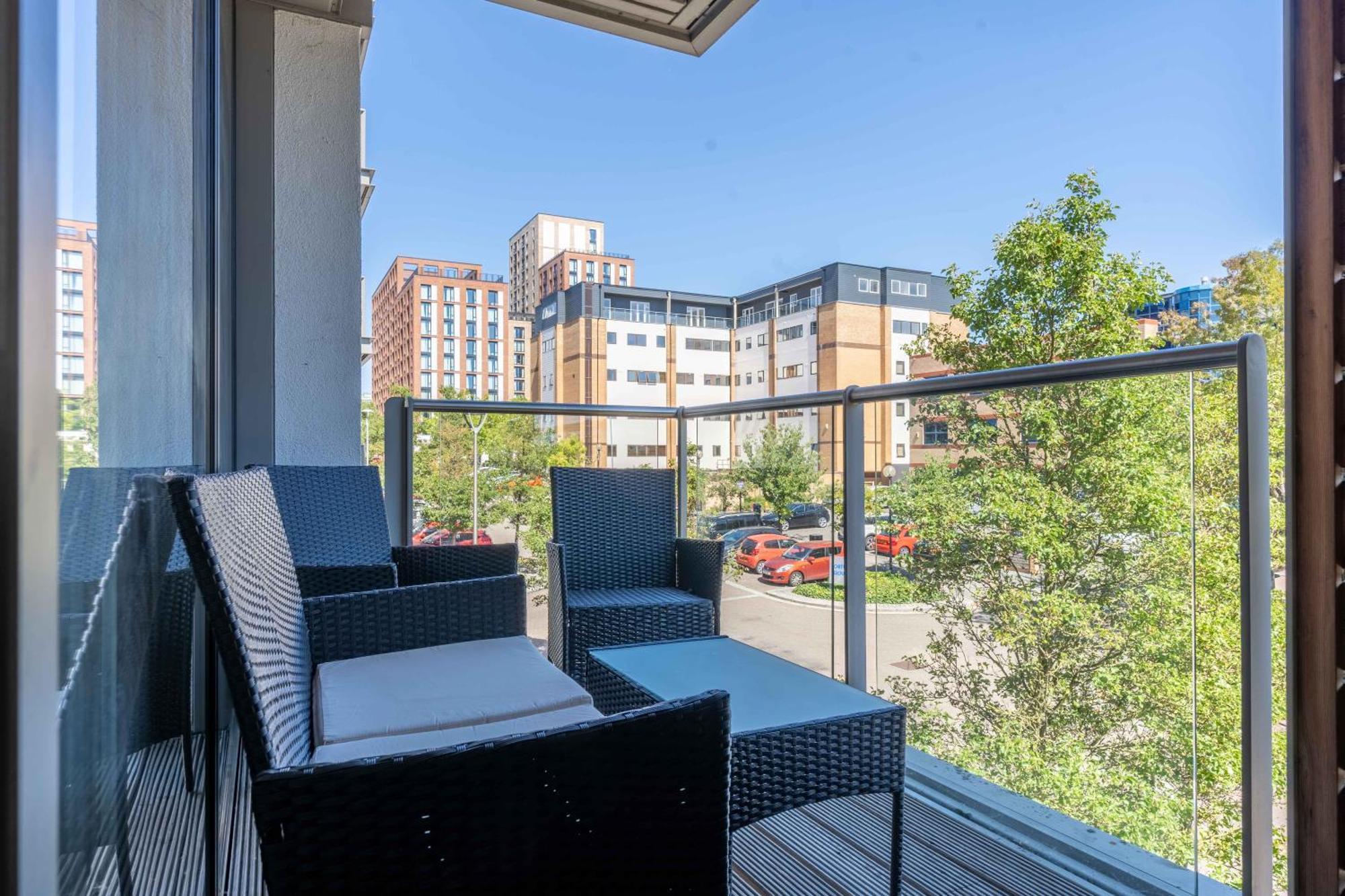 Cotels At Vizion Serviced Apartments, Superfast Broadband, Central Location, Free Parking, Fully Equipped Kitchen Milton Keynes Exteriör bild