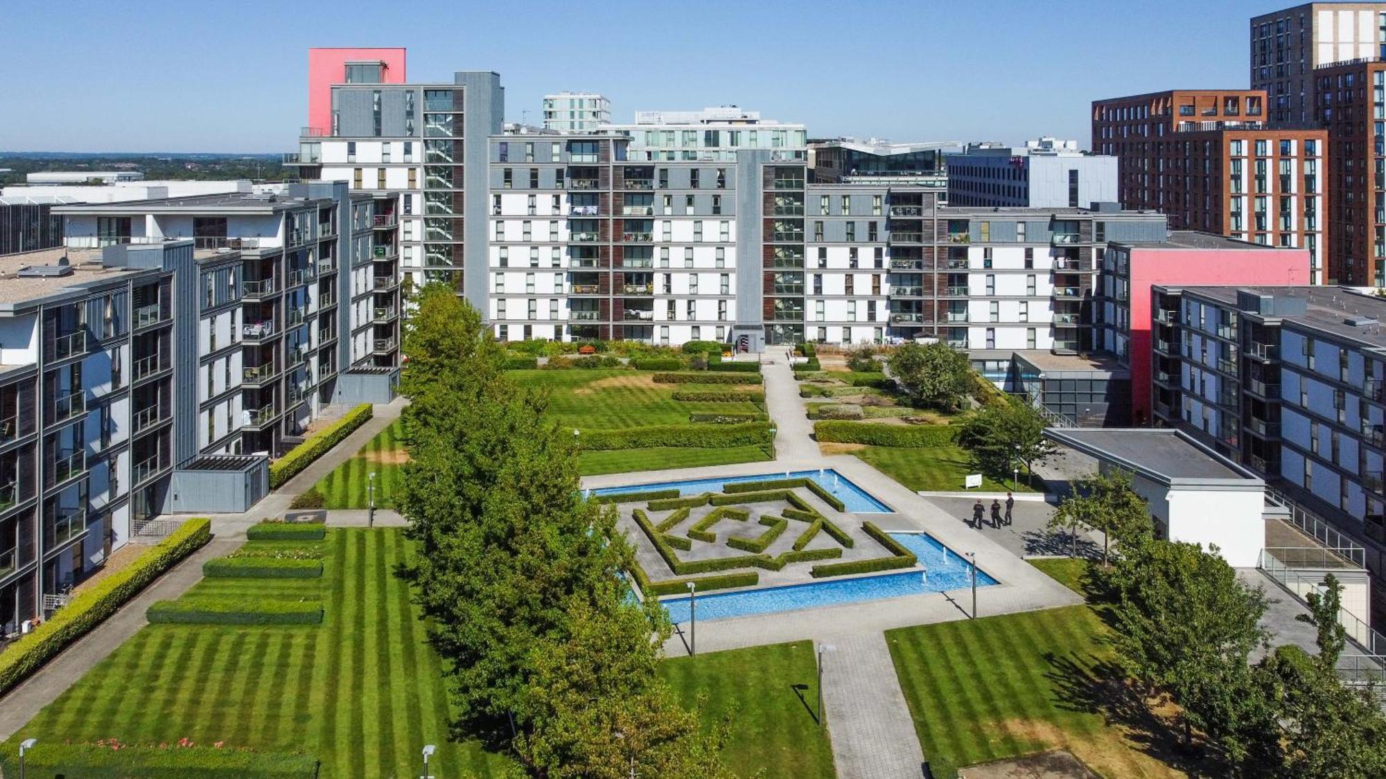 Cotels At Vizion Serviced Apartments, Superfast Broadband, Central Location, Free Parking, Fully Equipped Kitchen Milton Keynes Exteriör bild
